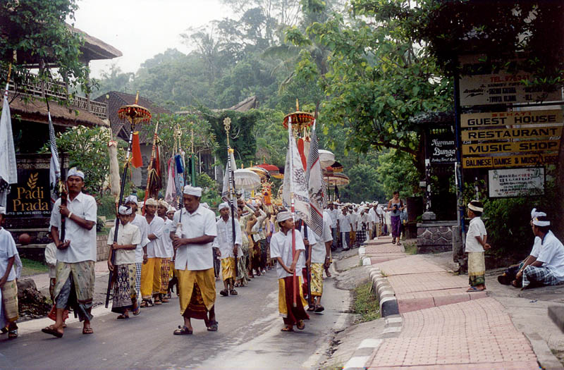 Procession3