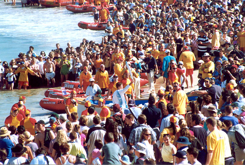 Leaves Coogee for Bondi