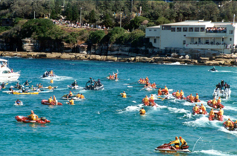 Olympic Torch leaves Coogee