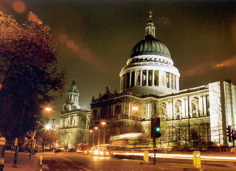 st-pauls-at-night